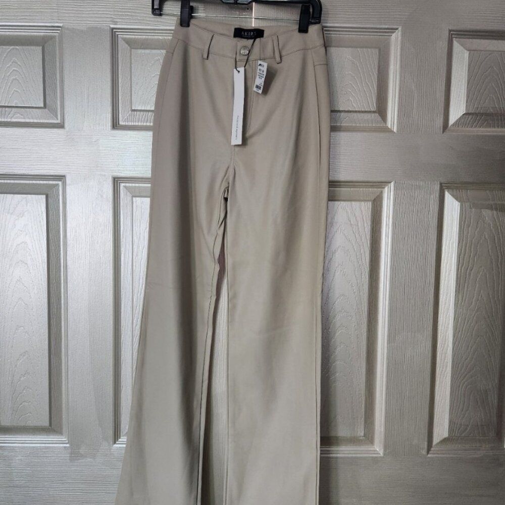 NWT Akira Vegan Leather Straight Leg Pants (Ivory) Size 5 - Picture 8 of 8